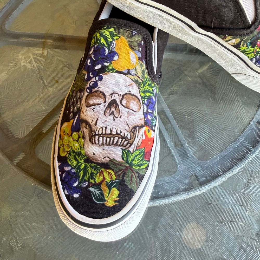 Vans Classic Fruit Skull Graphic Sneakers Black Mens 8.5 Womens 10 EUC Unisex - Picture 3 of 8